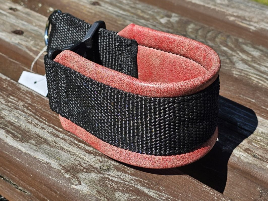 MAGNETINĖ SAGTIS – RAUSVA ODA, PAGAMINTAS 33 cm - Image 2