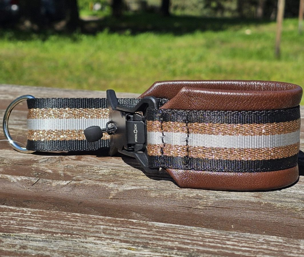 MAGNETINĖ SAGTIS – RUDA ODA, PAGAMINTAS 30 cm
