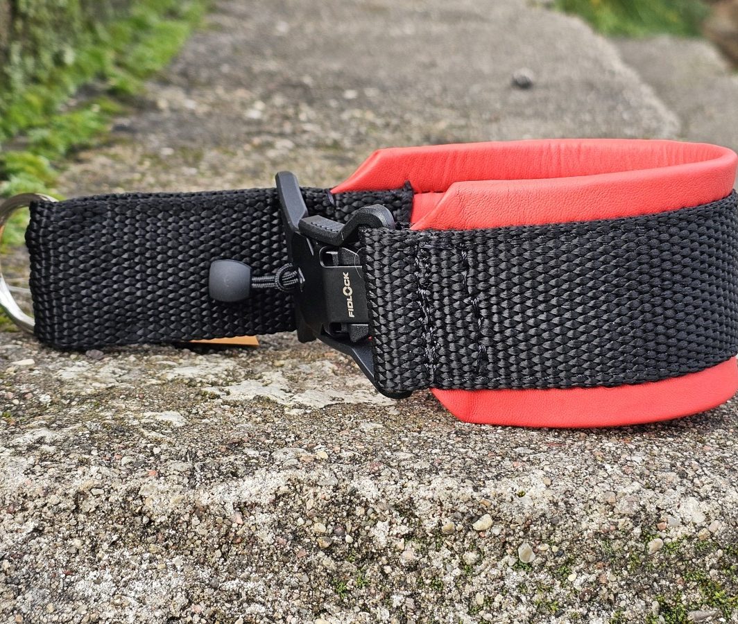 MAGNETINĖ SAGTIS – RAUSVA ODA, PAGAMINTAS 30 cm