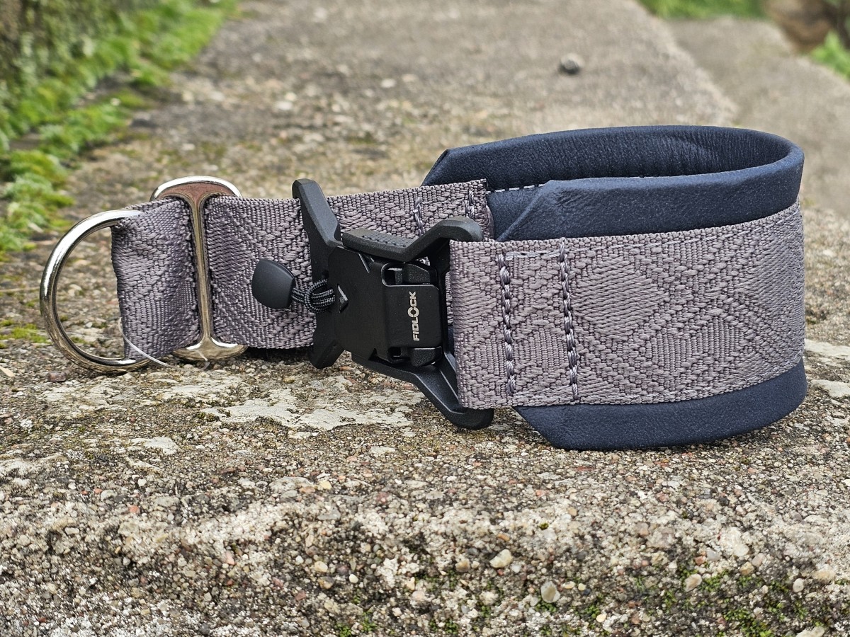 MAGNETINĖ SAGTIS – MELSVA ODA, PAGAMINTAS 27 cm