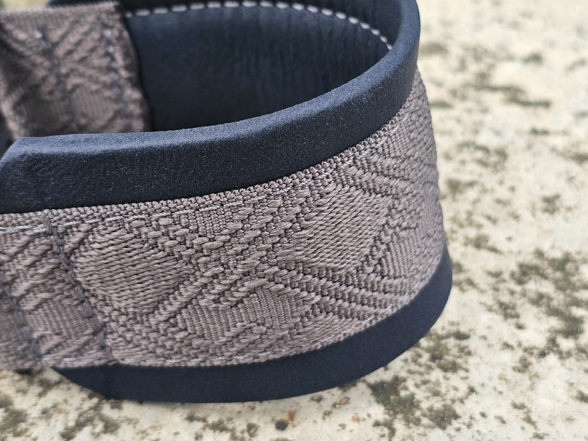 MAGNETINĖ SAGTIS – MELSVA ODA, PAGAMINTAS 27 cm - Image 3