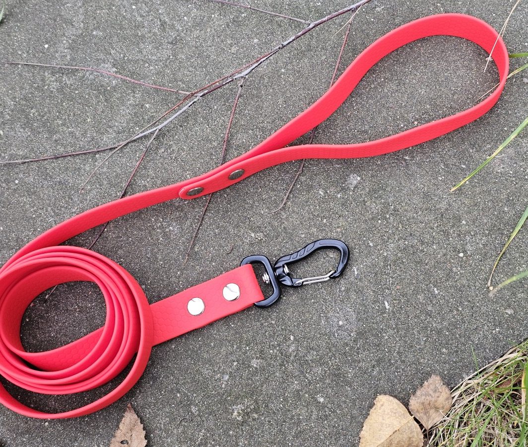 HEXA- raudona: Plotis 25 mm, aliuminio karabinas