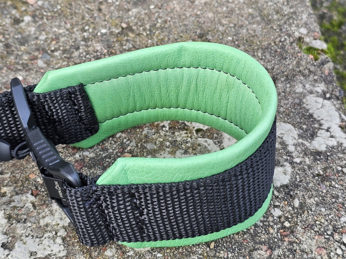 MAGNETINĖ SAGTIS – ŽALIA ODA, PAGAMINTAS 27 cm - Image 3