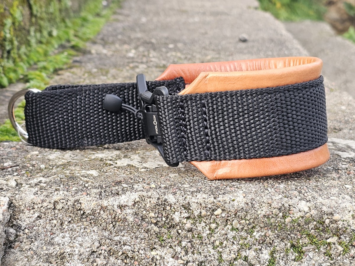 MAGNETINĖ SAGTIS – RUDA ODA, PAGAMINTAS 33 cm