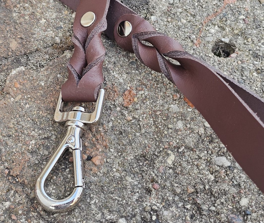 Natūralios odos pavadėlis (~1.20m), pagamintas