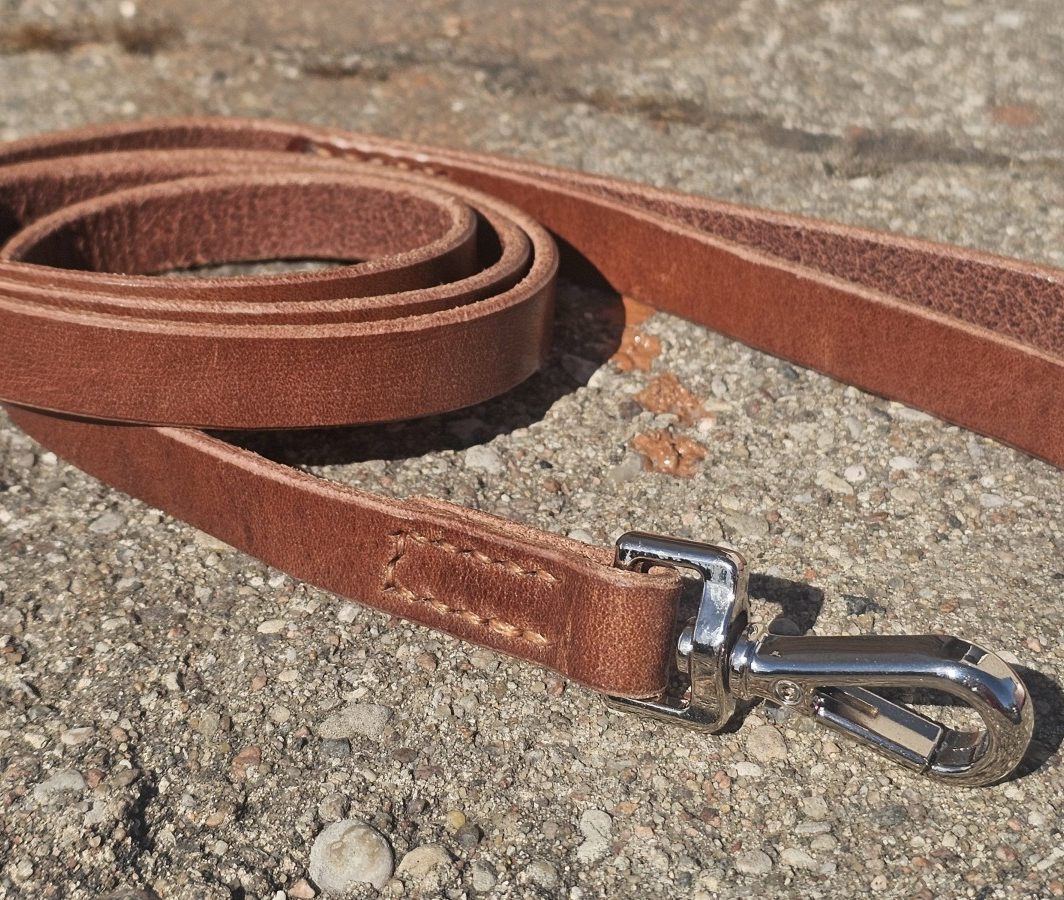 Natūralios odos pavadėlis (~1.35m), pagamintas