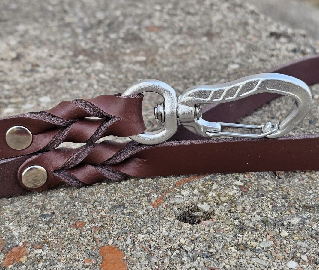 Natūralios odos pavadėlis (~1.22m), pagamintas