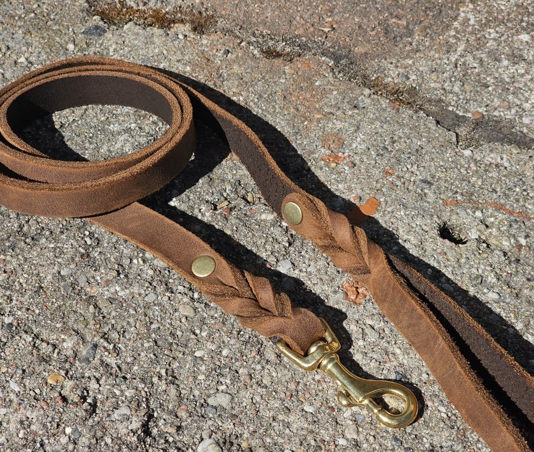 Natūralios odos pavadėlis (~1.20m), pagamintas