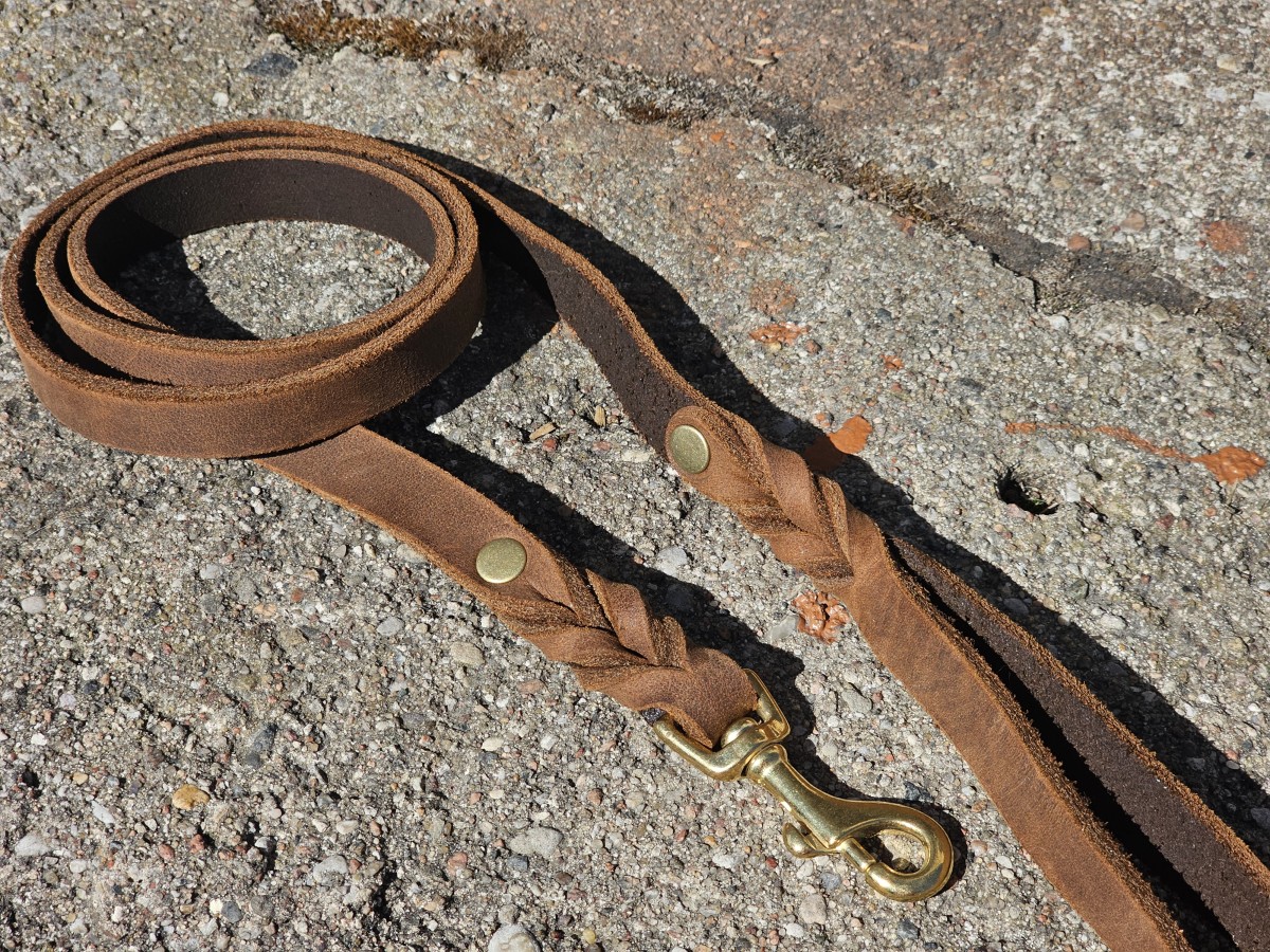 Natūralios odos pavadėlis (~1.20m), pagamintas