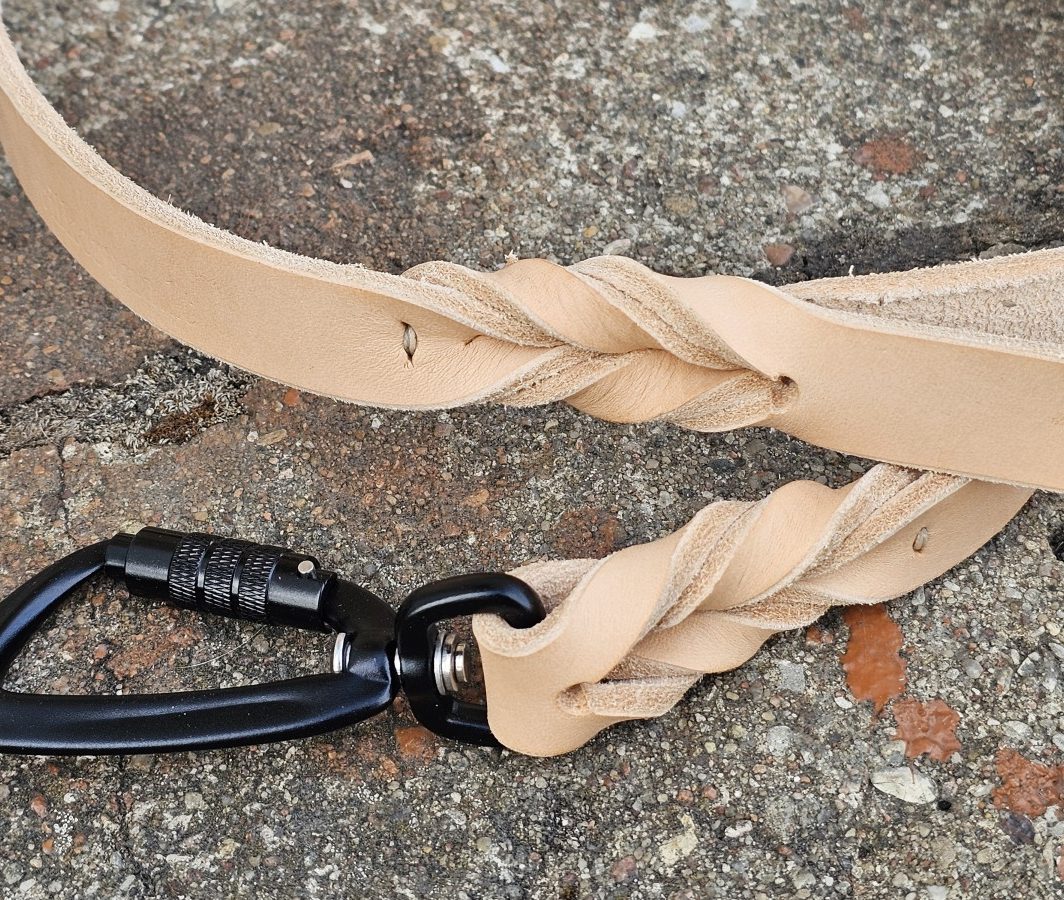 Natūralios odos pavadėlis (~1.05m), pagamintas