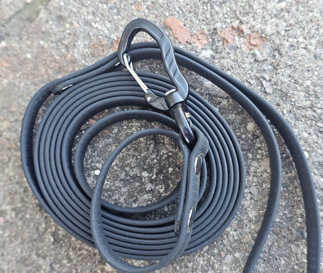 HEXA: Plotis 16mm, juodas, 2.5 m, pagamintas