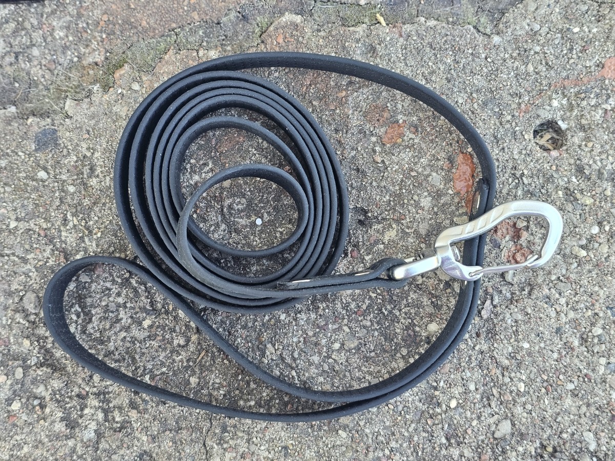 HEXA: Plotis 20mm, juodas, 2.5 m, pagamintas