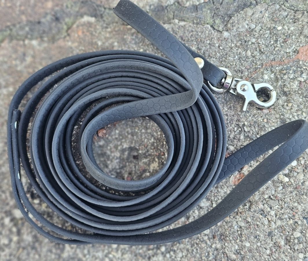 HEXA: Plotis 10mm, juodas, 4 m, pagamintas